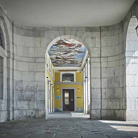 מלון Bide Bide 2*